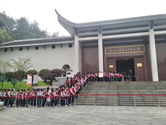 南京民辦中華中學韶山研學旅行_湖南研學旅行網(wǎng)